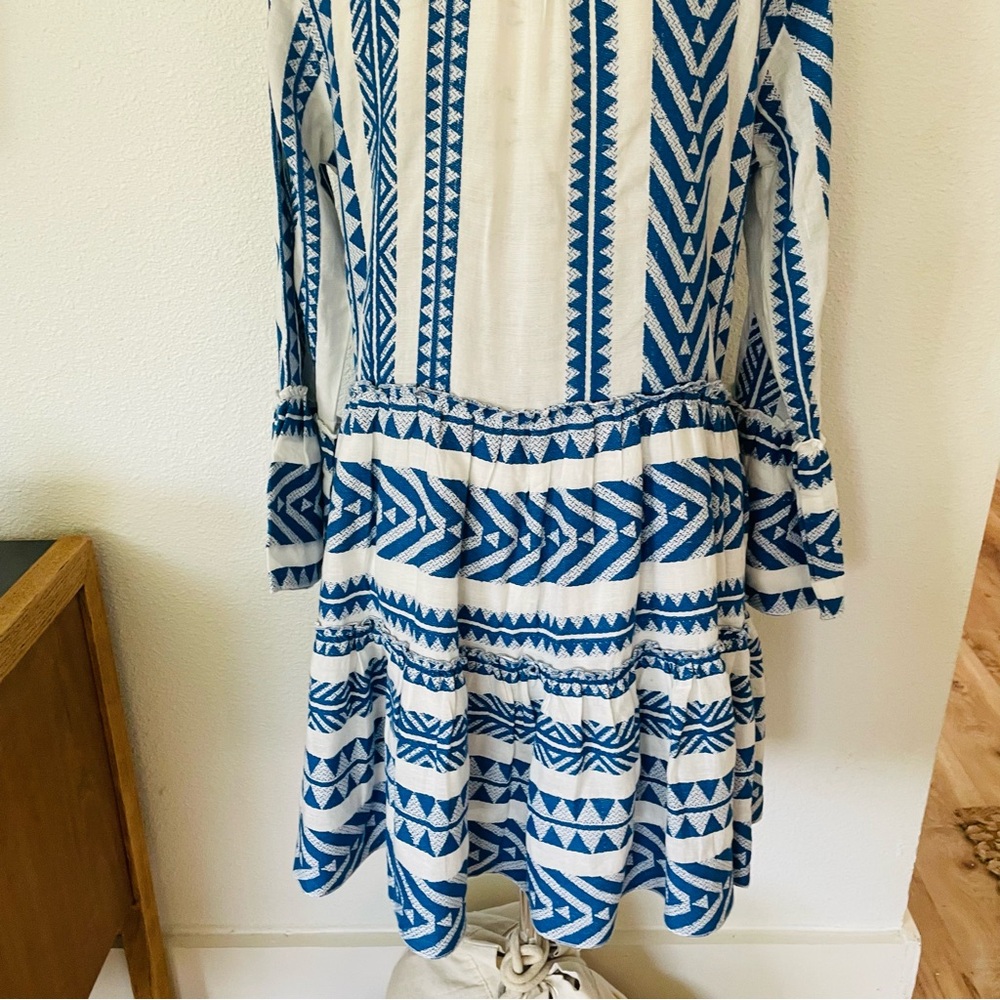 En creme Blue and White Mini Dress - Picture 11 of 13